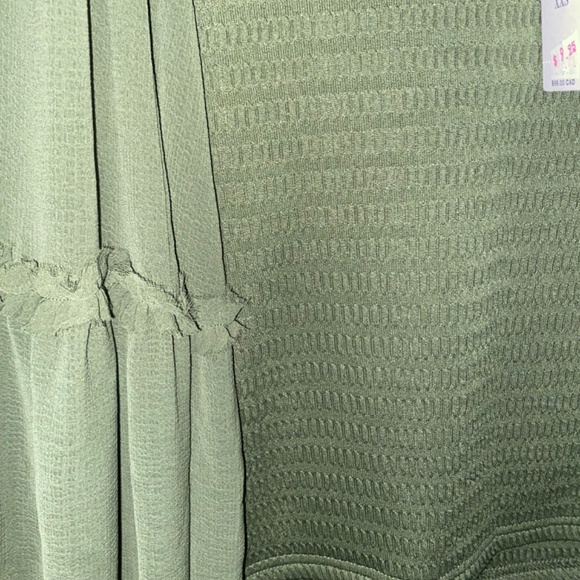 BALLOON-SLEEVE SMOCKED TOP - Picture 8 of 9